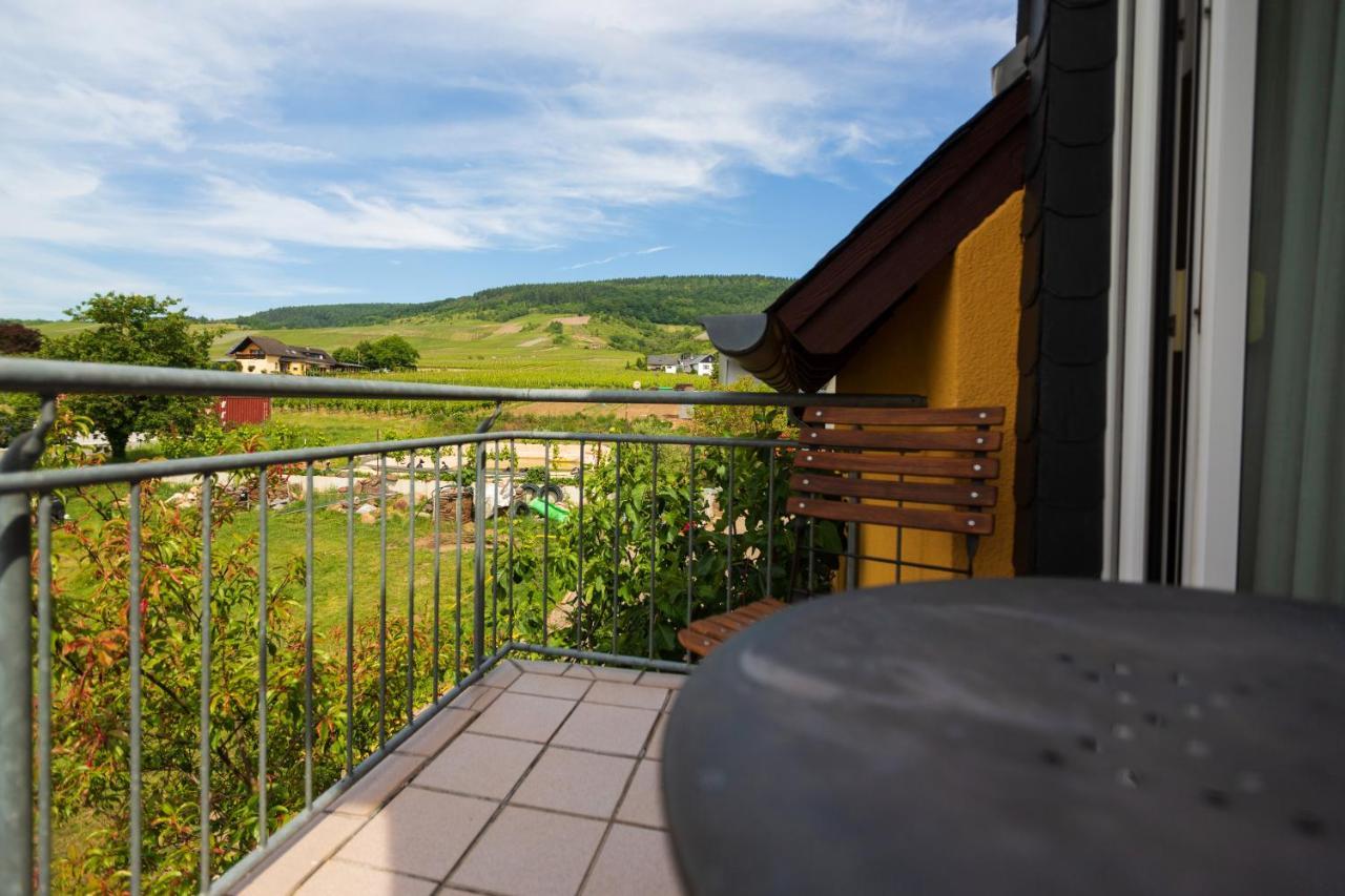 Bio-Weingut Staffelter Hof Guest House Kröv Exterior foto
